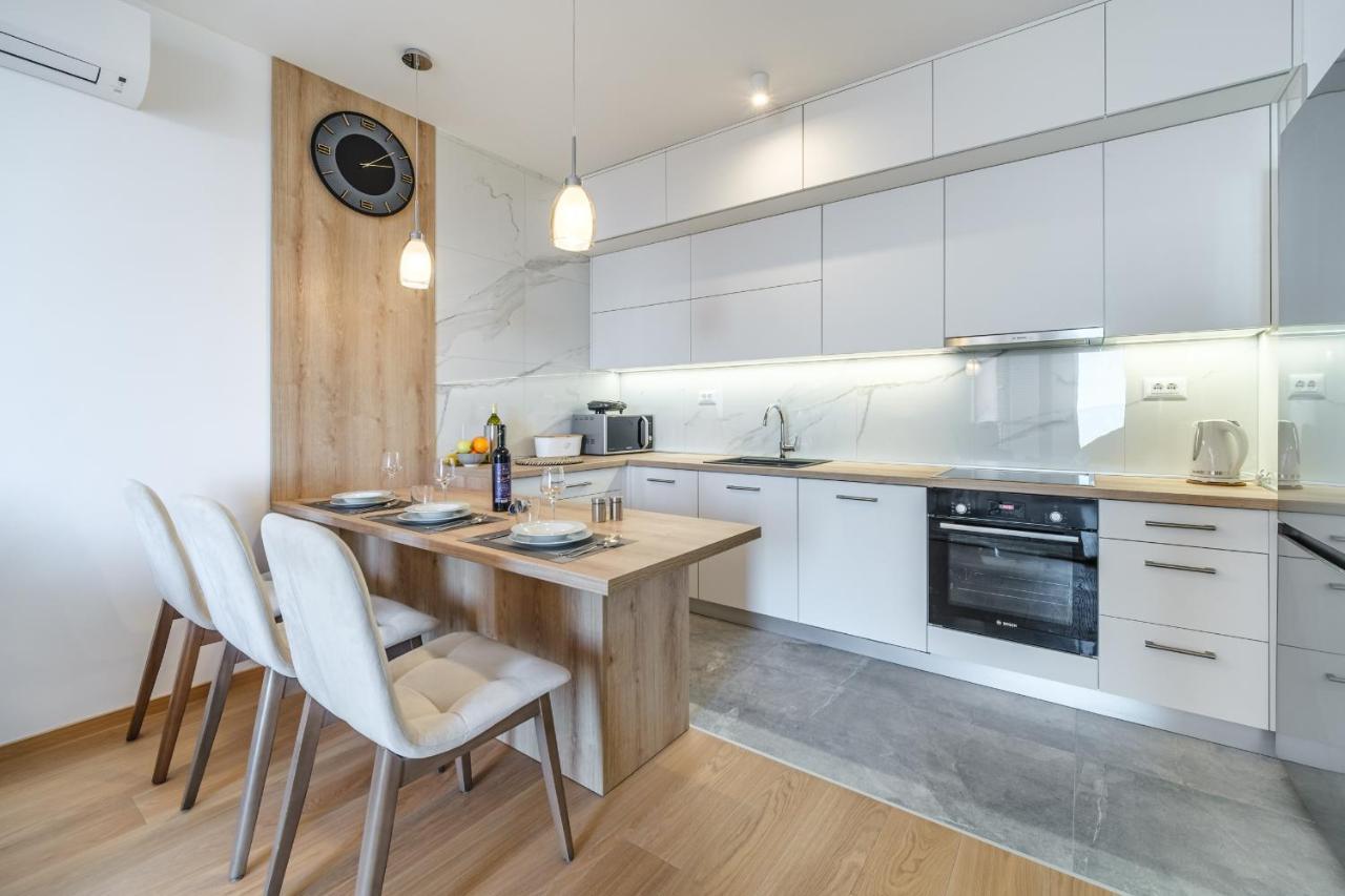 Golden View 8 Apartment สปลิท ภายนอก รูปภาพ
